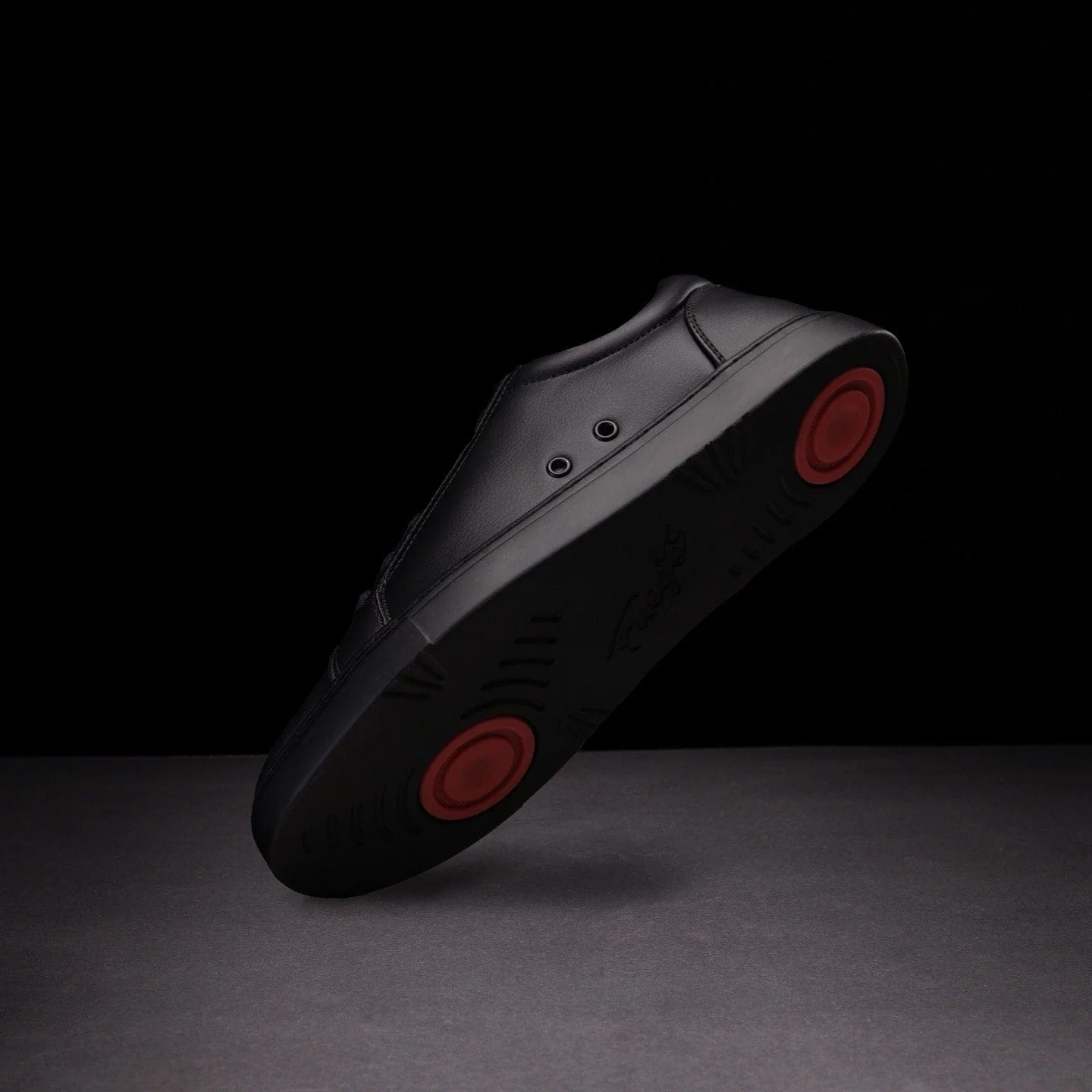 All-black | Low-top | Fuego - Image 3