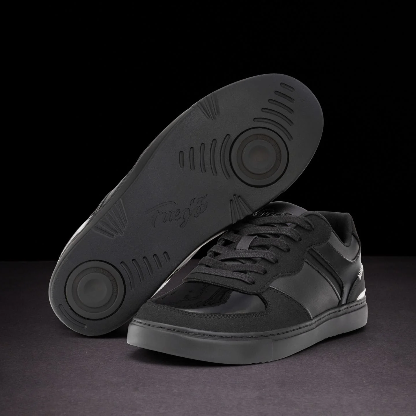 Derek Hough | Low-top | Fuego