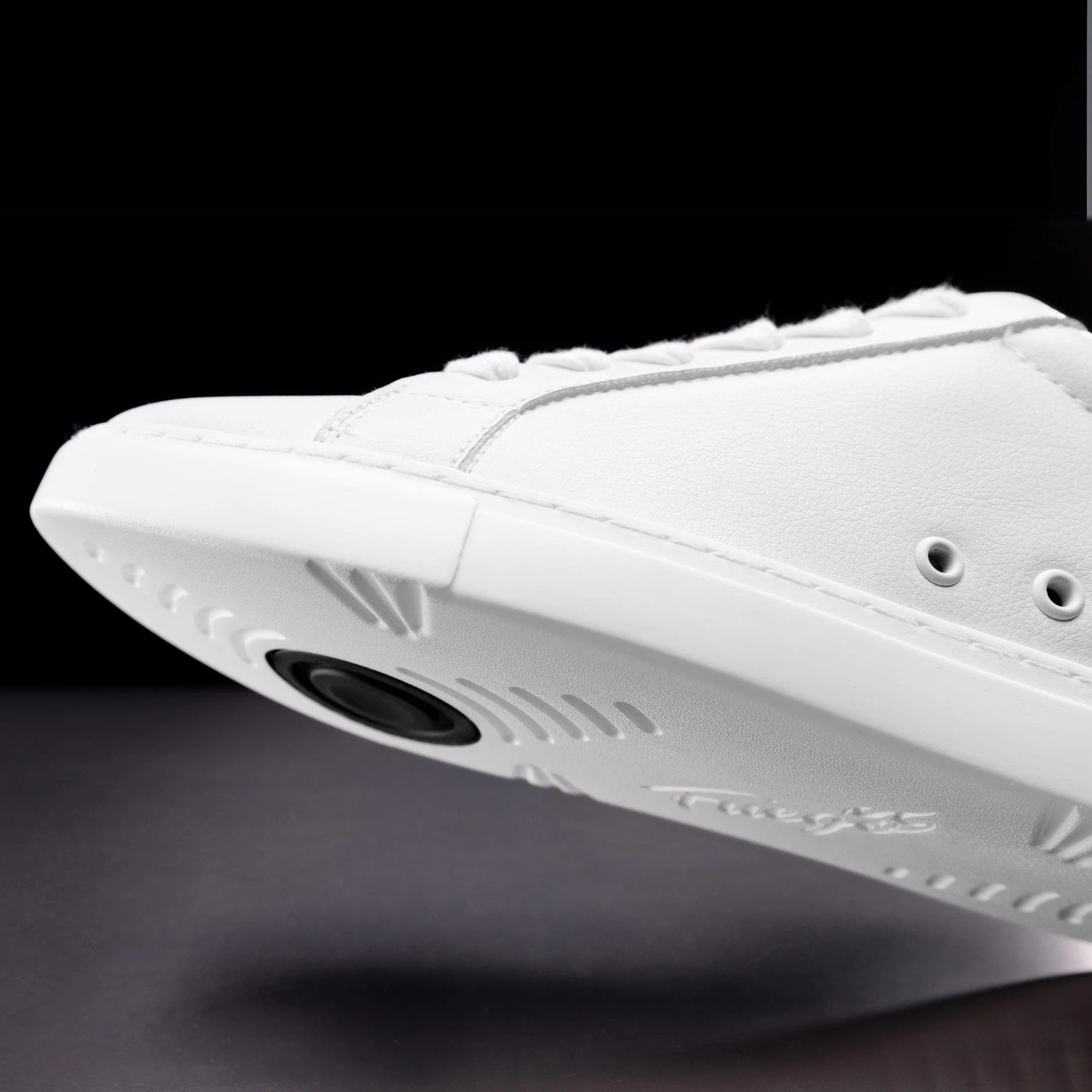 Fuego - Low-top | White (In-Store) - Image 12