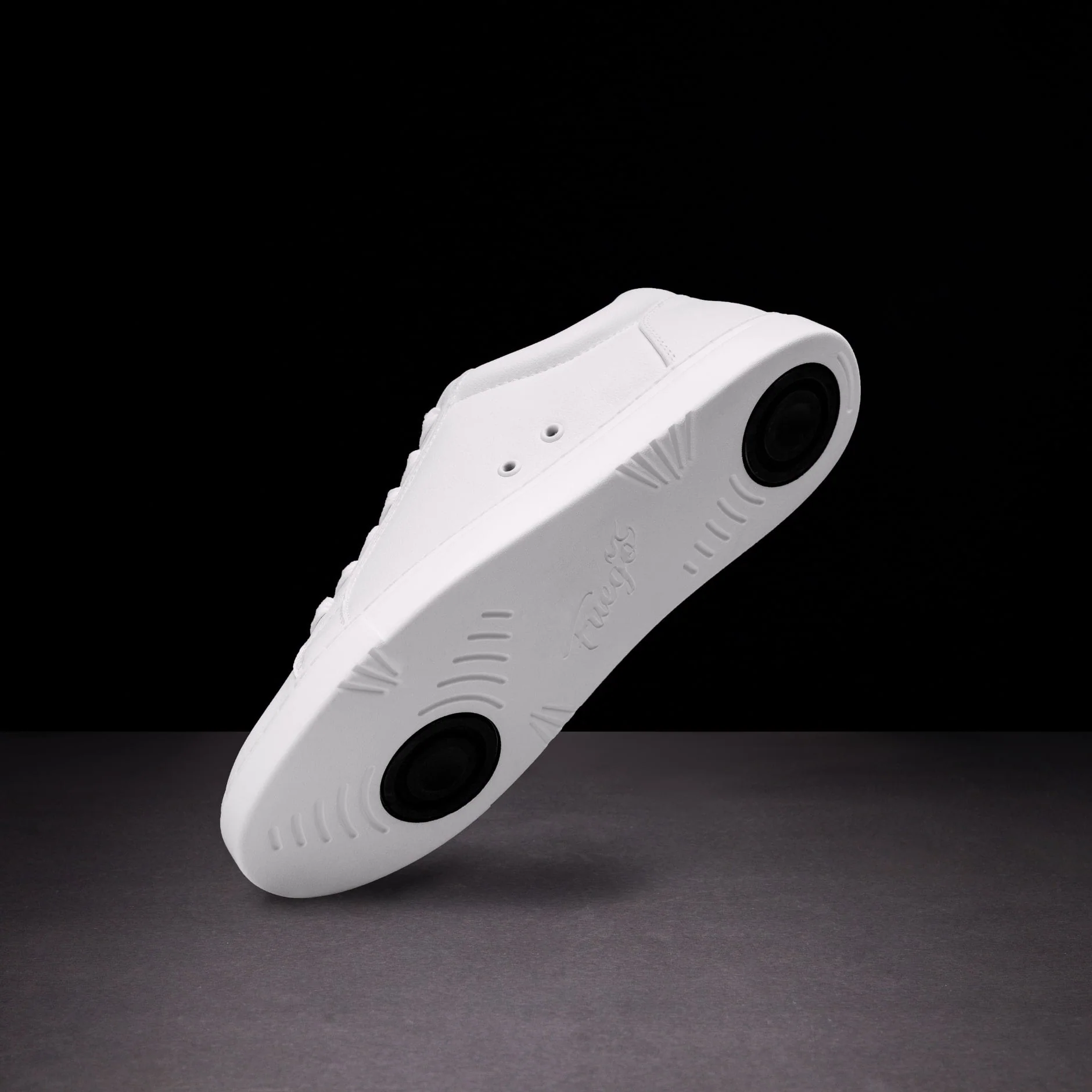 Fuego - Low-top | White (In-Store) - Image 8